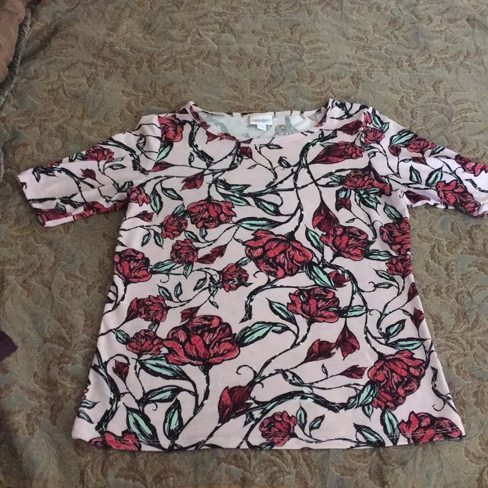 Lularoe Gigi red roses